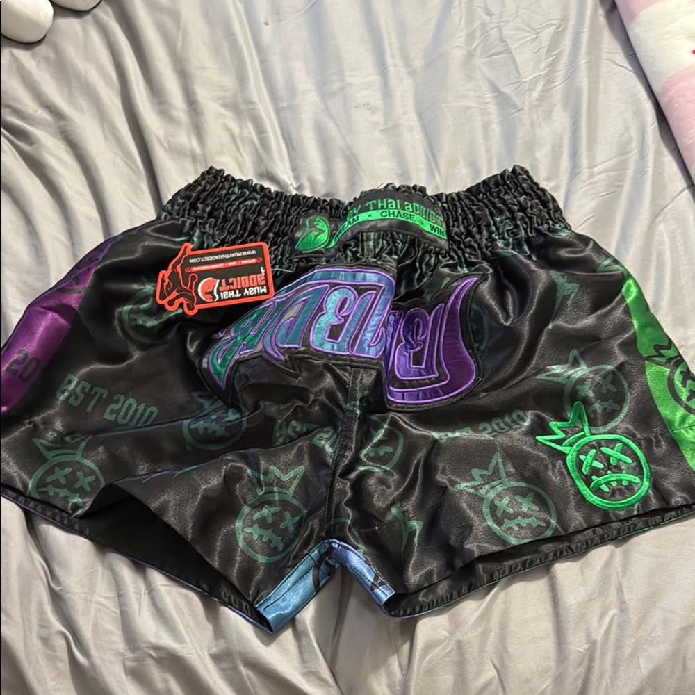 Muay Thai Addict Chameleon Crown Muay Thai Shorts NWT! Sz: XL